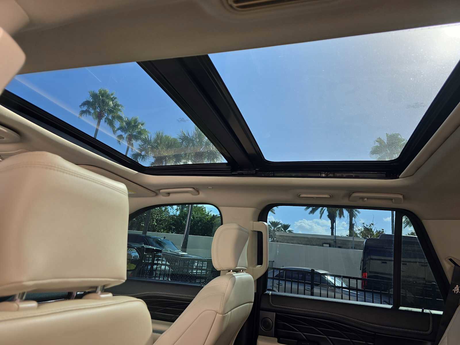 Used 2019 Ford Expedition Platinum image 25