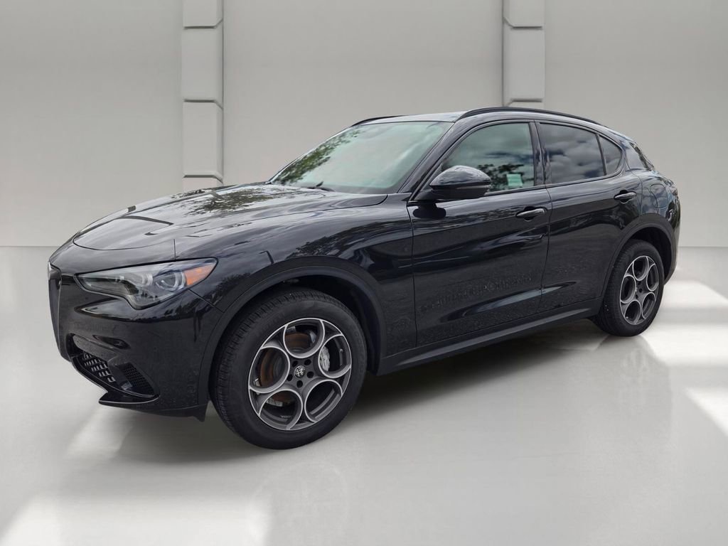 New 2025 Alfa Romeo Stelvio Sprint w/ Convenience Package AWD/4WD image 4