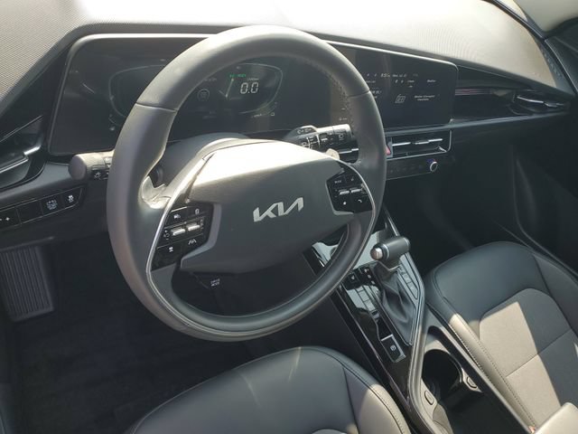 Certified 2024 Kia Niro EX FWD image 17