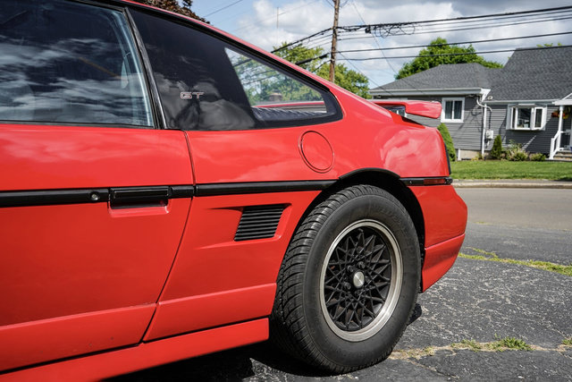 Used 1988 Pontiac Fiero GT RWD image 55