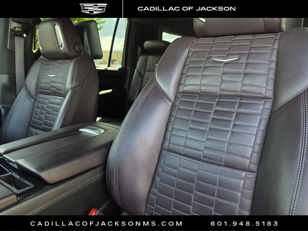 Used 2024 Cadillac Escalade ESV Sport Platinum w/ LPO, ONYX Package AWD/4WD image 15