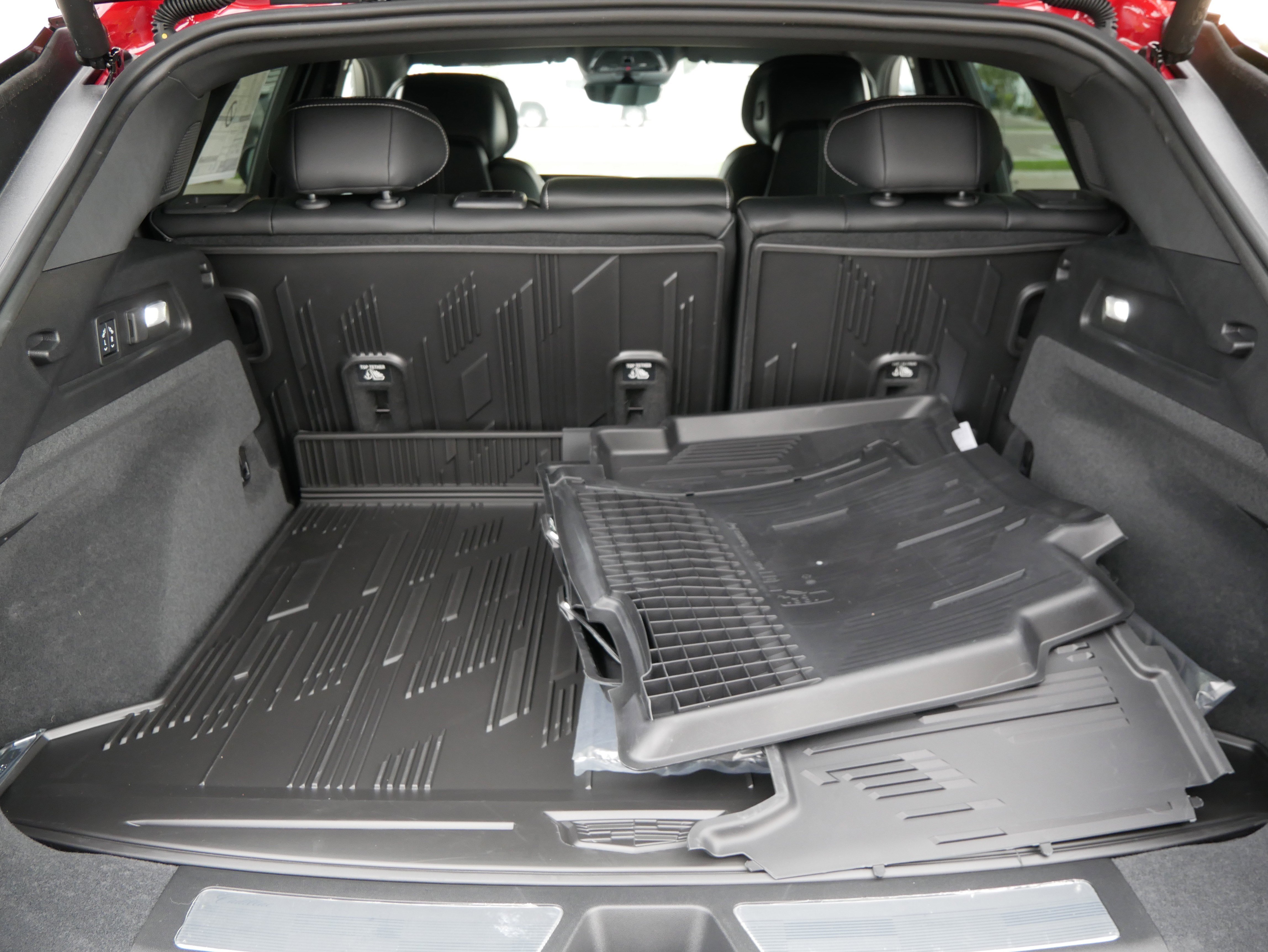 Used 2026 Cadillac Lyriq Premium Luxury w/ LPO, Floor Liner Package AWD/4WD image 16