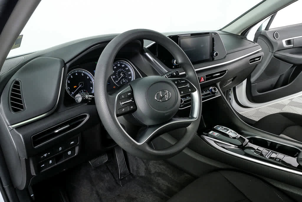 Certified 2023 Hyundai Sonata SE w/ Cargo Package image 4