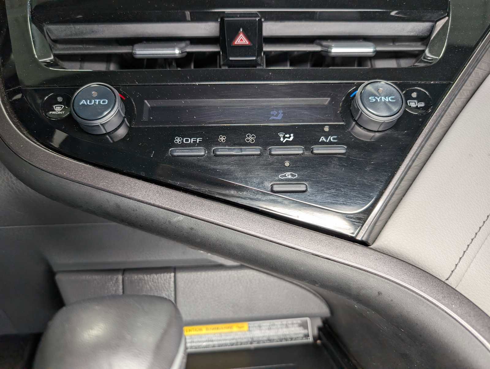 Used 2021 Toyota Camry XLE FWD image 31