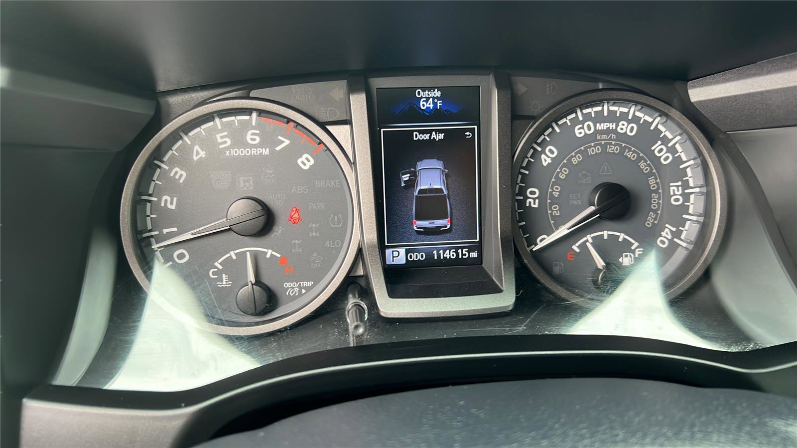 Used 2018 Toyota Tacoma TRD Sport w/ Technology Package RWD image 12