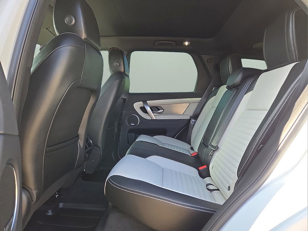 Used 2025 Land Rover Discovery Sport Dynamic SE image 17