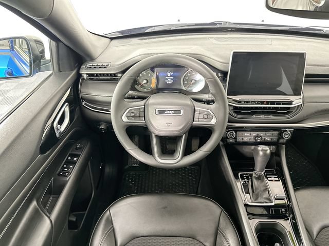 Used 2023 Jeep Compass Latitude w/ Sun and Sound Group AWD/4WD image 11