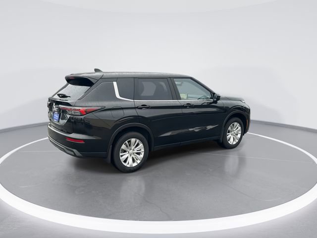 Used 2025 Mitsubishi Outlander ES FWD image 7