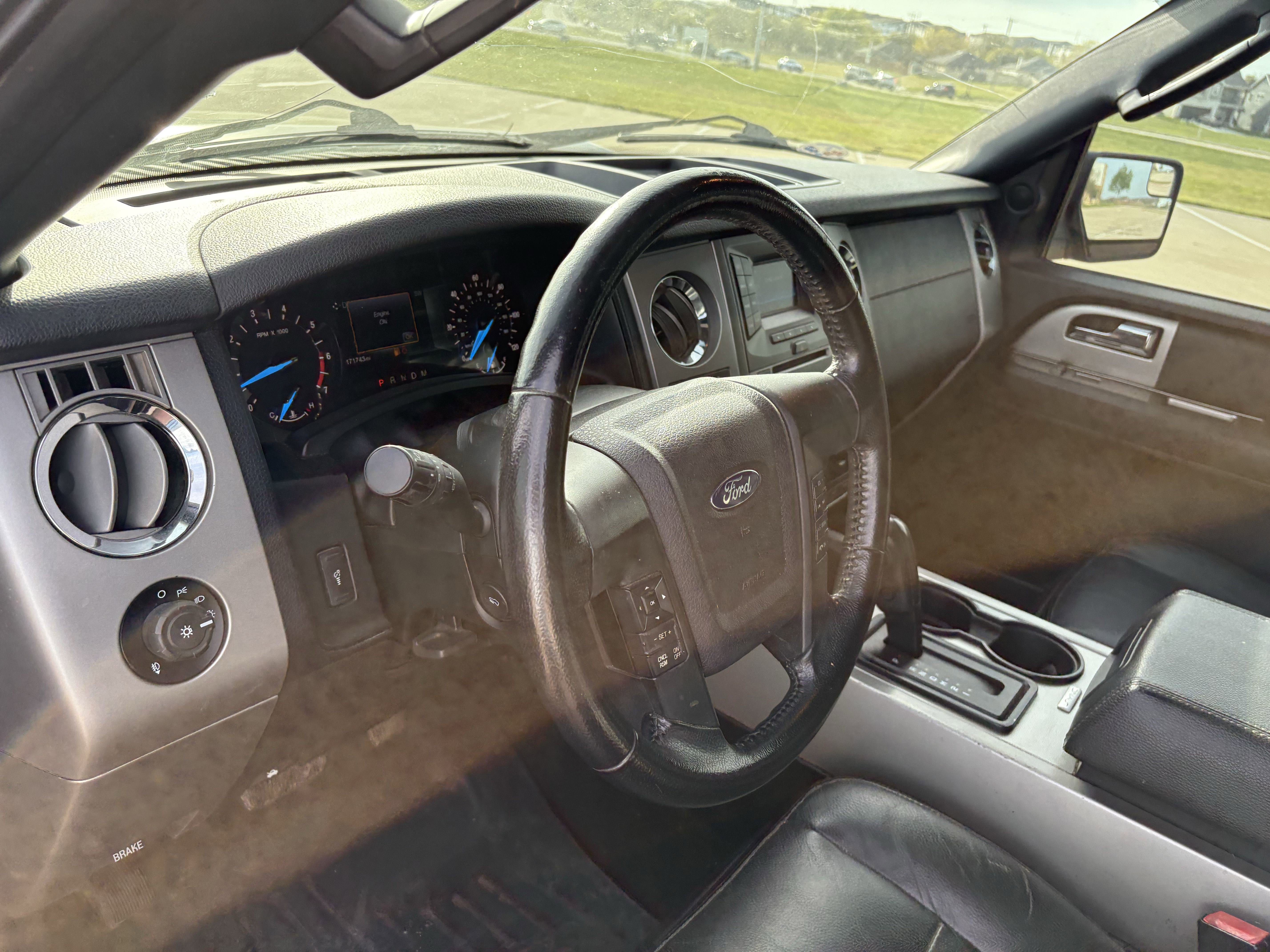 Used 2016 Ford Expedition XLT w/ Equipment Group 201A RWD image 16