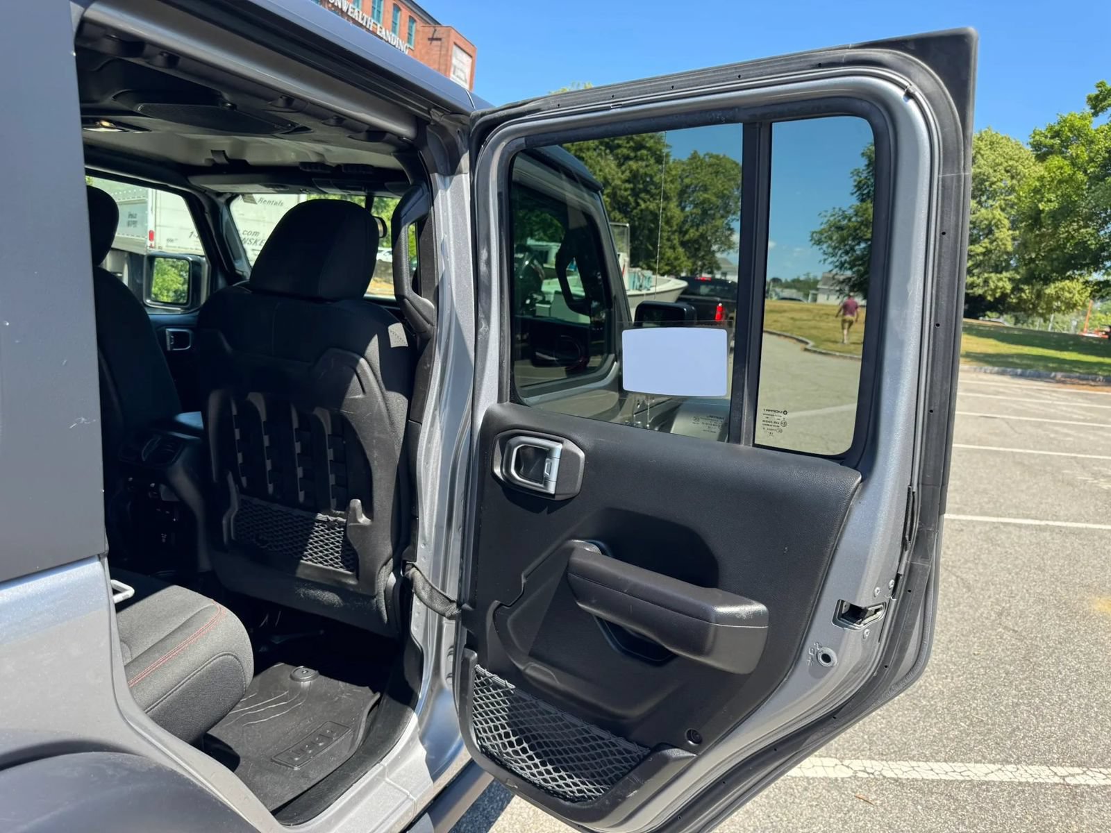 Used 2019 Jeep Wrangler Unlimited Rubicon w/ Cold Weather Group AWD/4WD image 15