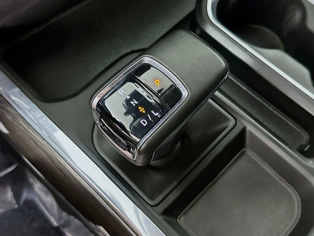 Used 2024 Chevrolet Silverado 1500 LTZ AWD/4WD image 32