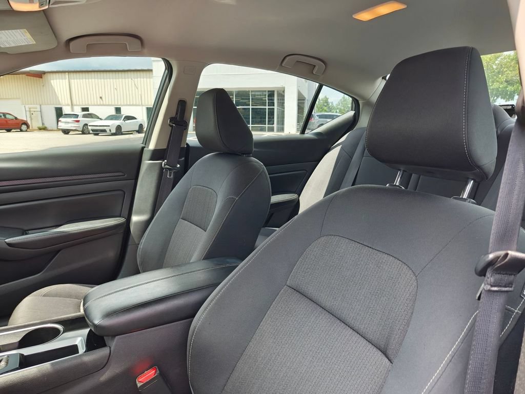 Used 2024 Nissan Altima 2.5 SV FWD image 16