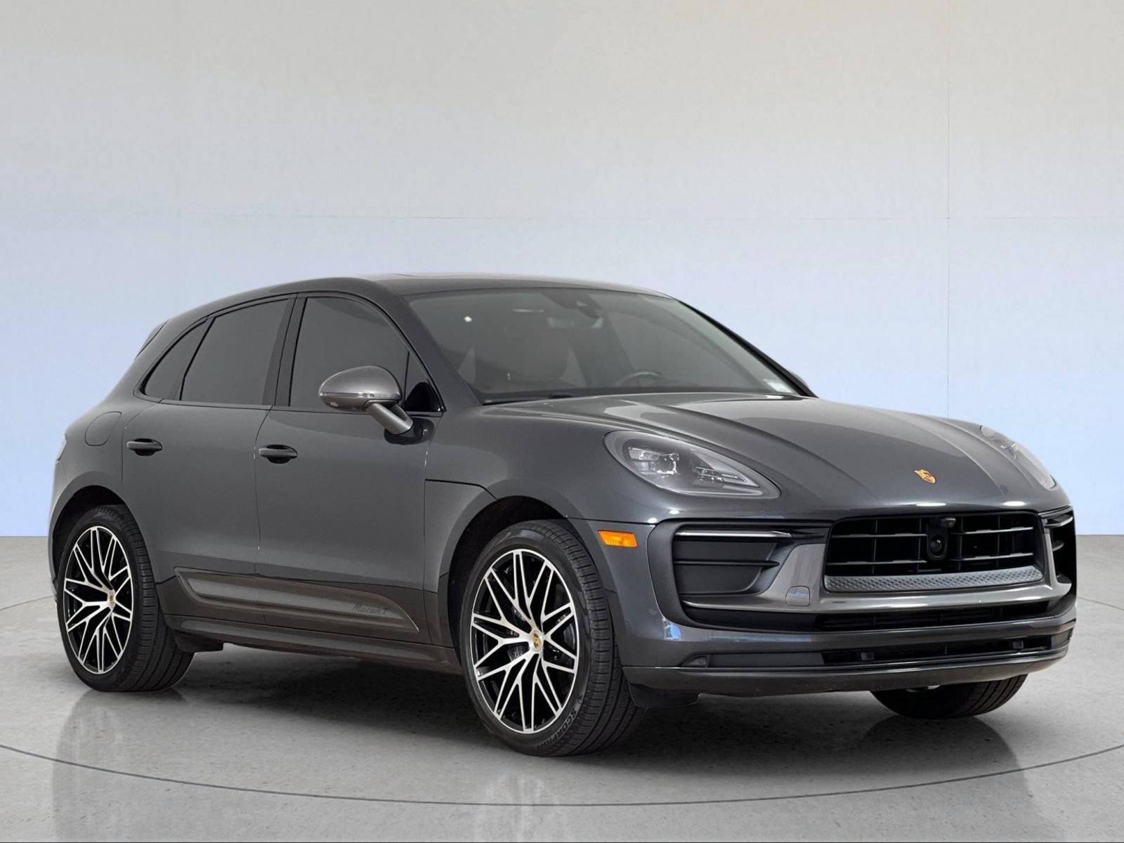 Certified 2023 Porsche Macan Turbo AWD/4WD image 10