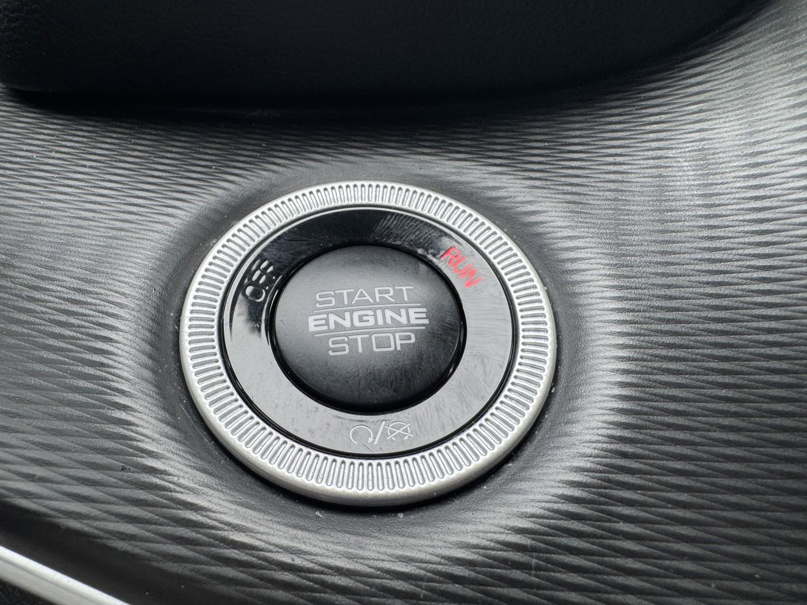 Used 2025 Jeep Grand Cherokee Laredo X w/ Luxury Tech Group I image 17