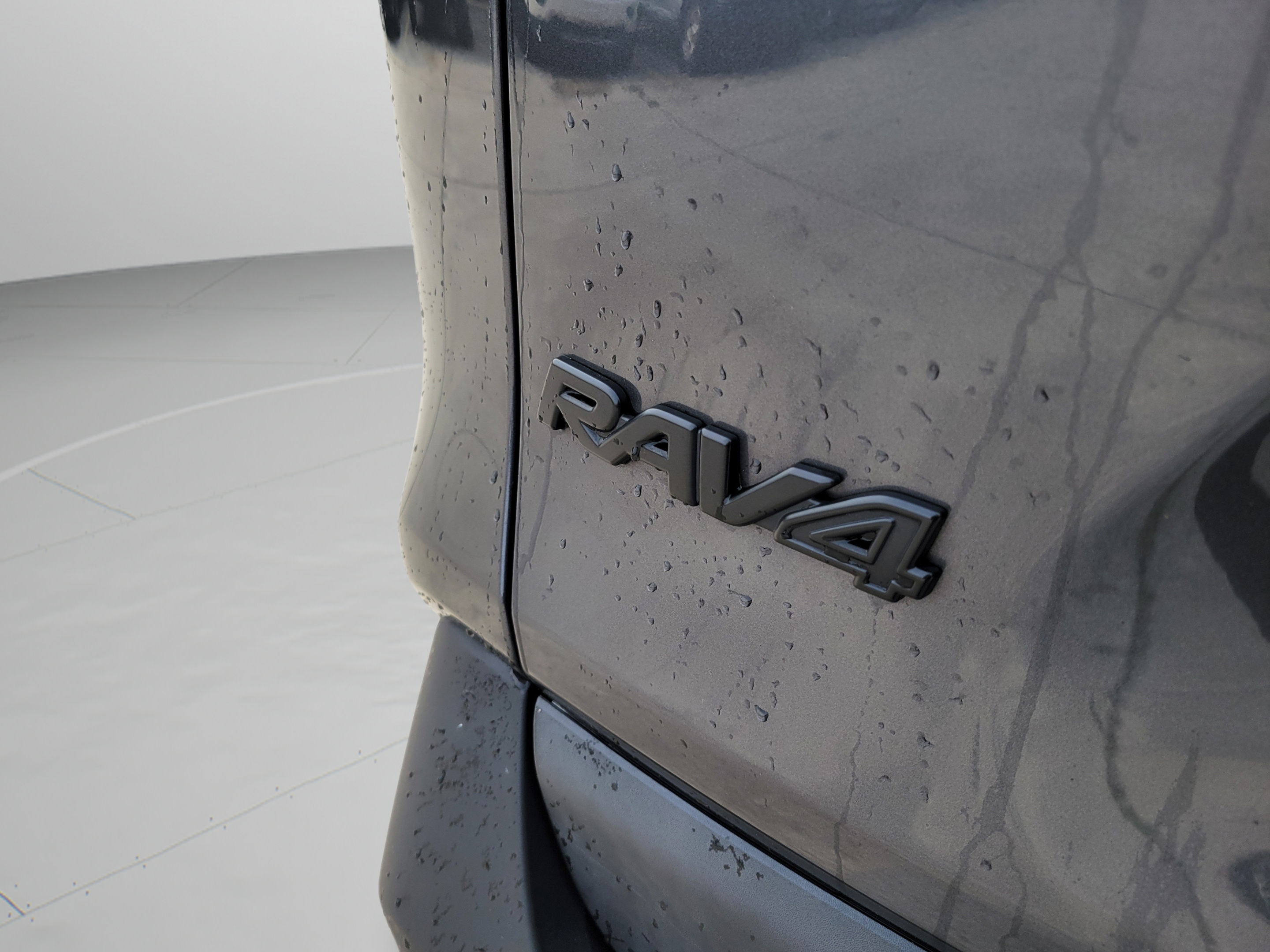 Used 2020 Toyota RAV4 LE w/ Carpet Mat Package FWD image 30
