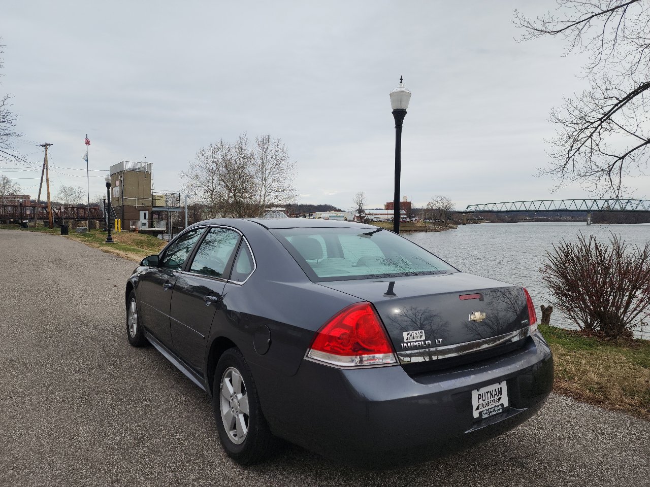 Used 2010 Chevrolet Impala LT image 3
