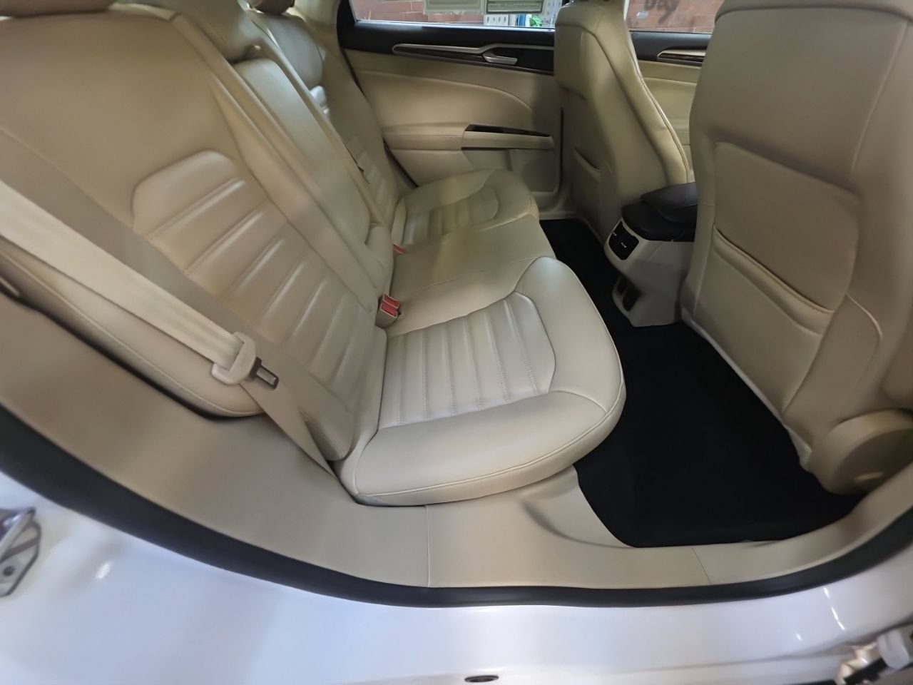 Used 2016 Ford Fusion SE w/ Equipment Group 202A FWD image 14