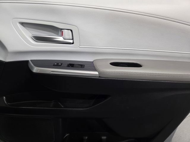 Used 2025 Toyota Sienna XLE w/ XLE Plus Package AWD/4WD image 12