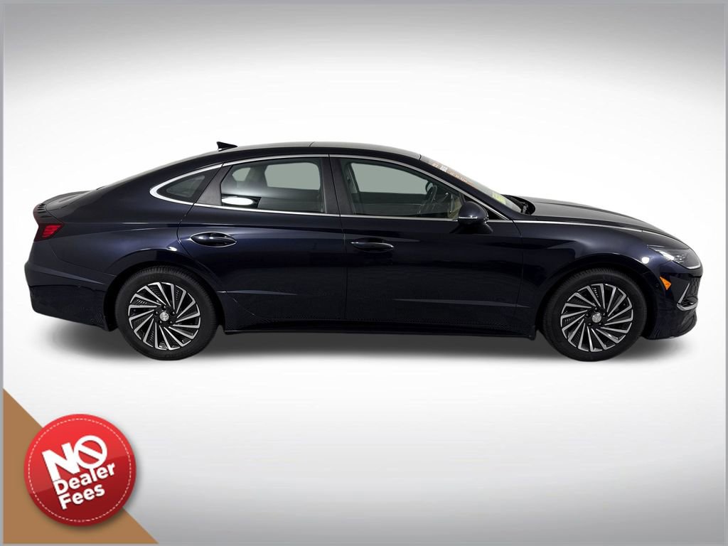 Used 2022 Hyundai Sonata Limited w/ Winter Weather Package FWD image 2
