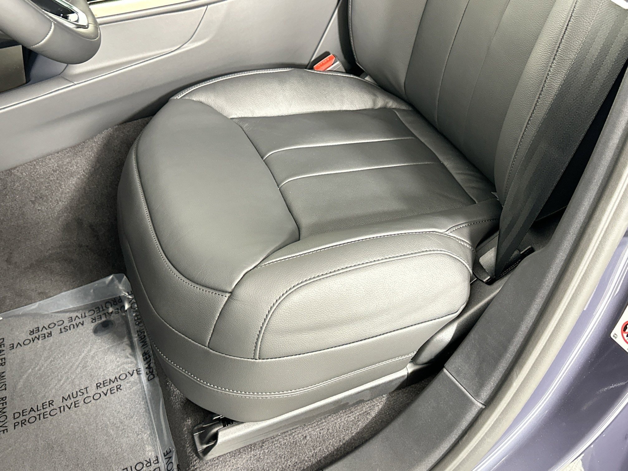 Used 2025 Land Rover Range Rover Sport image 16