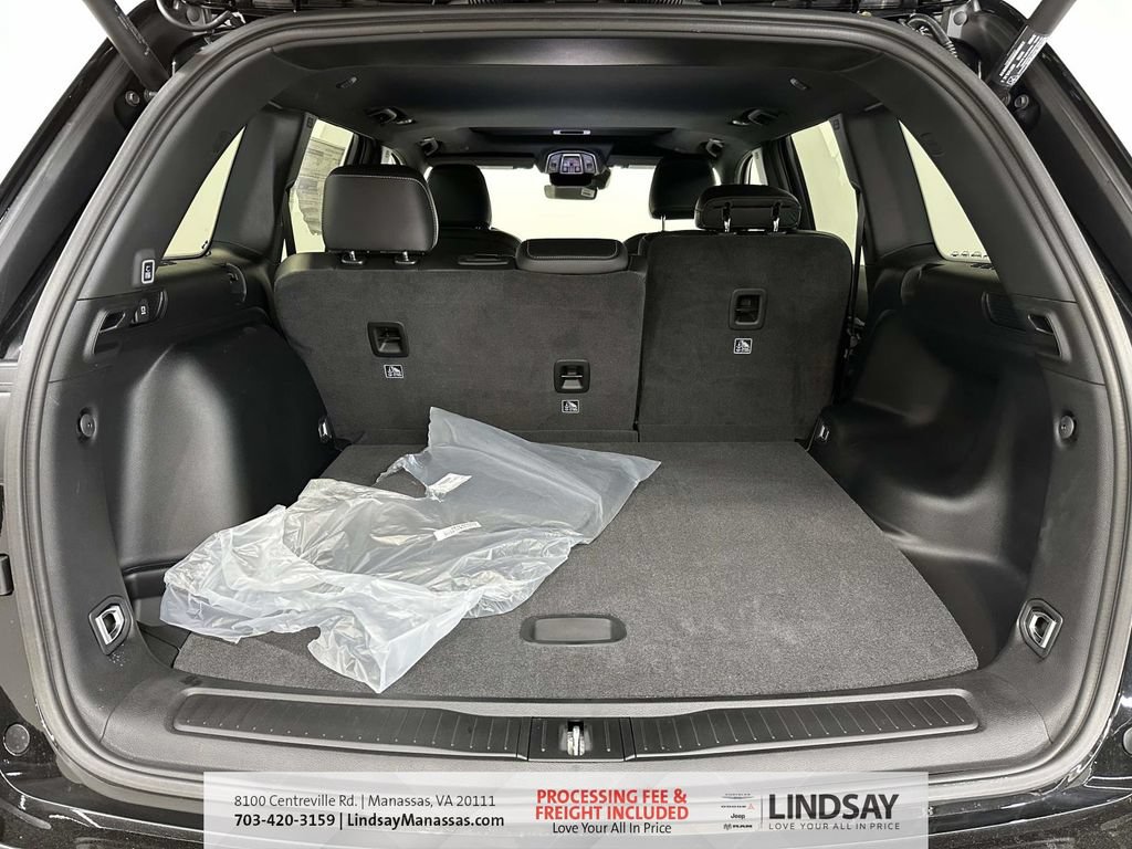 New 2026 Jeep Grand Cherokee Altitude AWD/4WD image 10