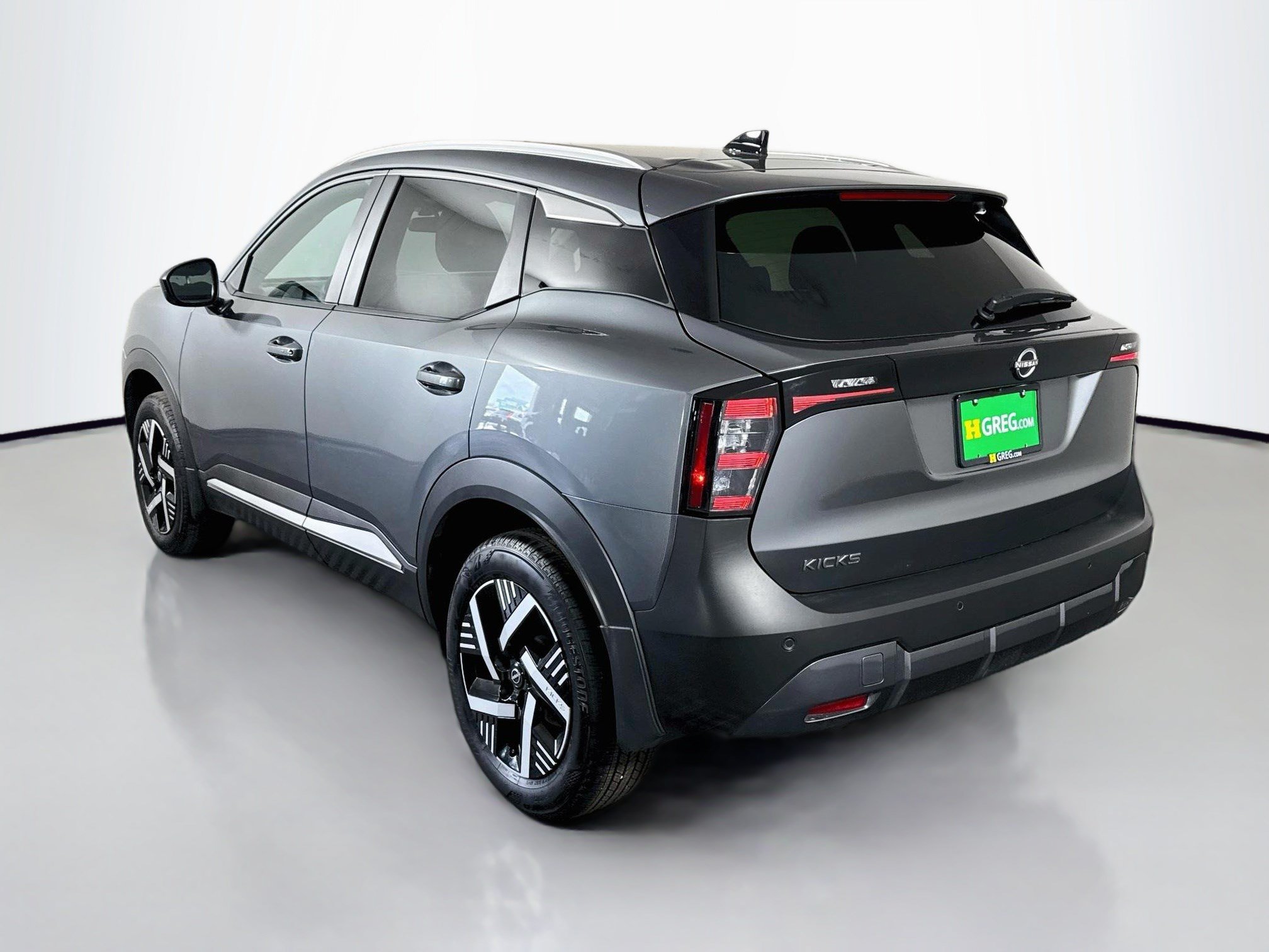 Used 2026 Nissan Kicks SV FWD image 7