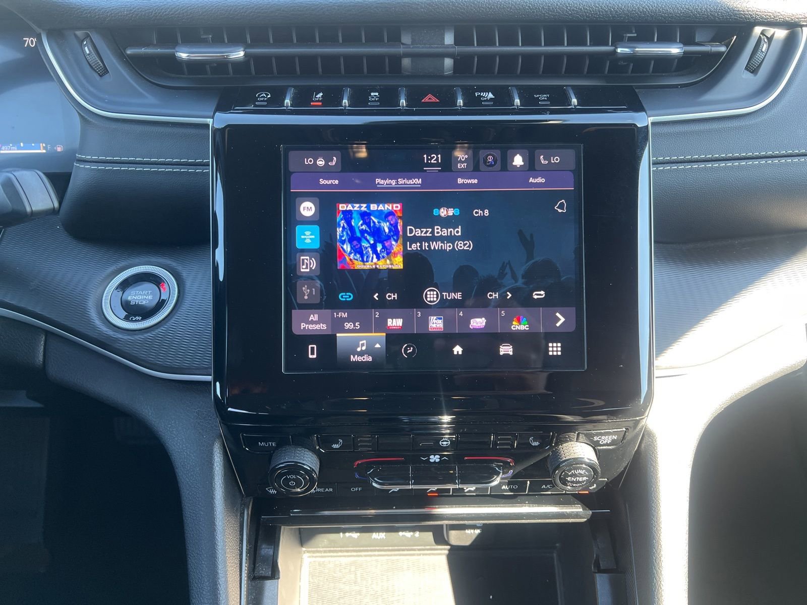 Used 2024 Jeep Grand Cherokee Altitude image 10