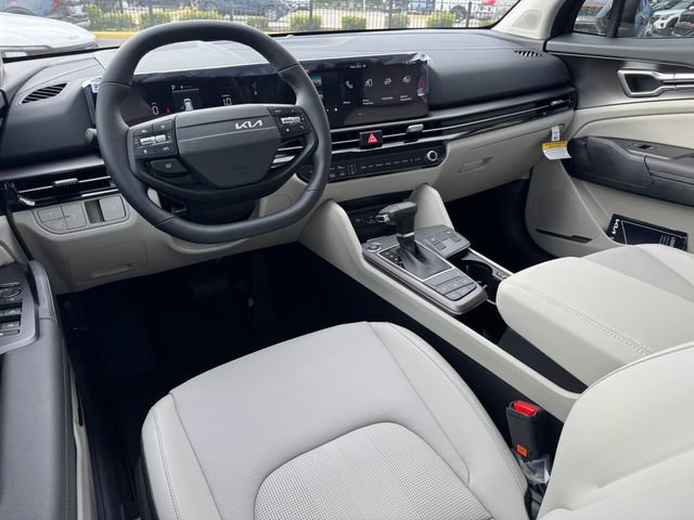 New 2026 Kia Sportage EX FWD image 12