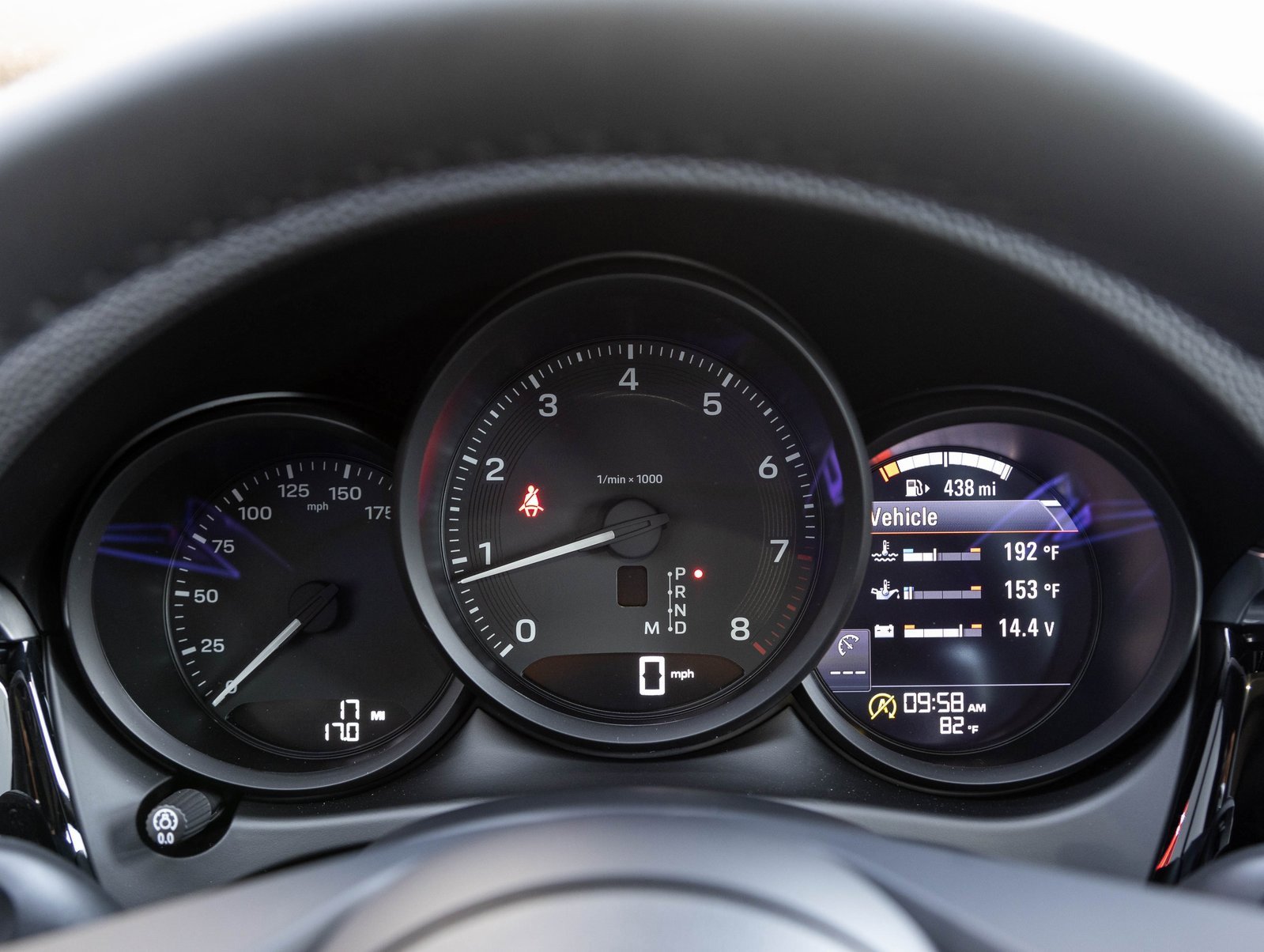 Certified 2025 Porsche Macan image 14