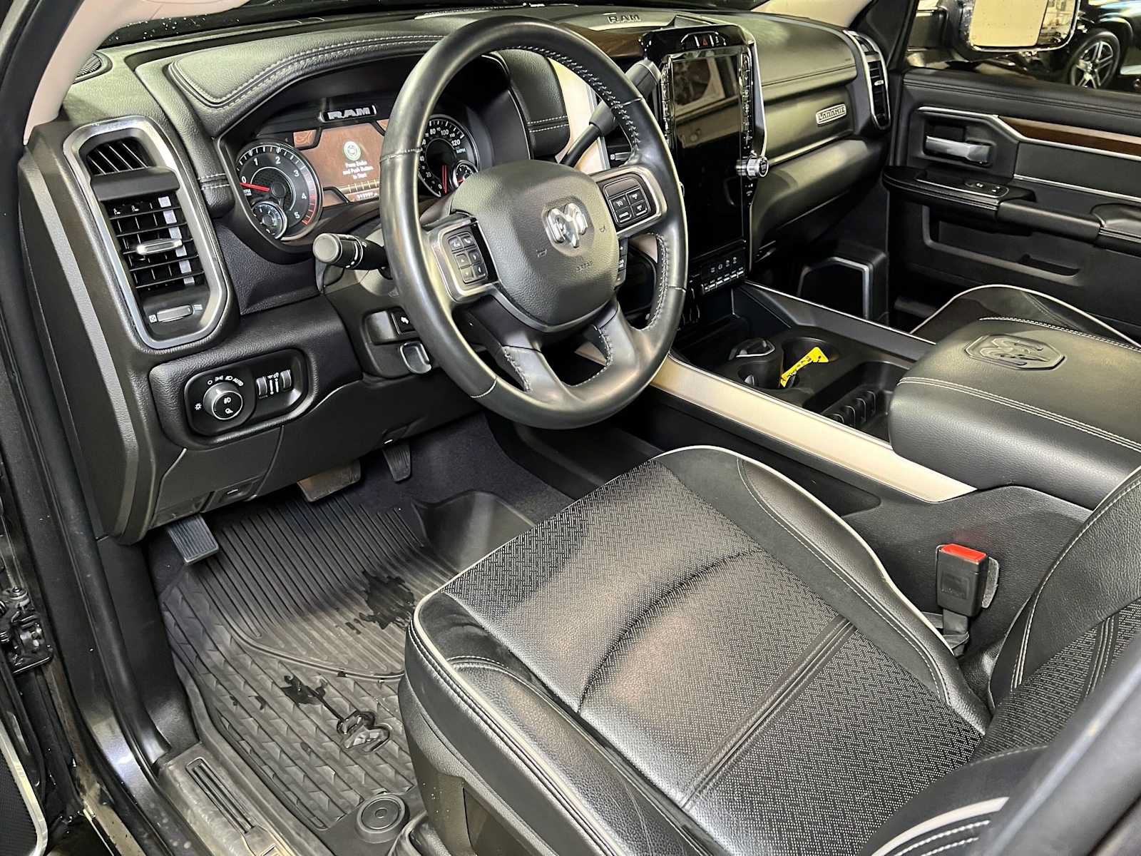 Used 2022 RAM 2500 Laramie AWD/4WD image 30