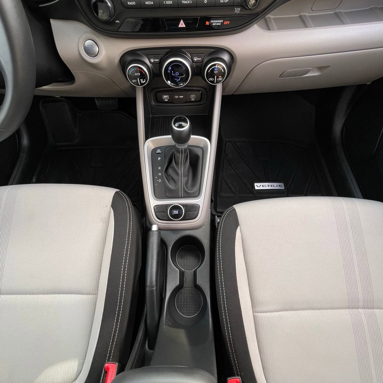 Used 2025 Hyundai Venue SEL FWD image 19