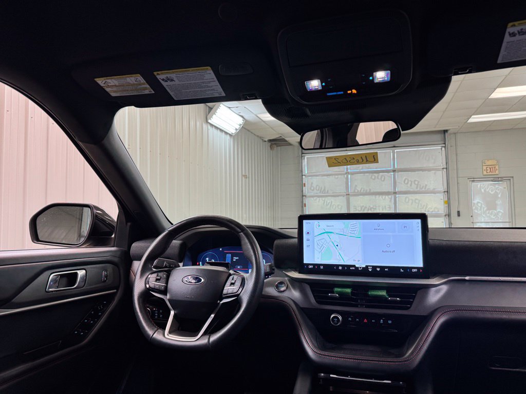 Used 2025 Ford Explorer ST-Line w/ ST-Line Street Pack AWD/4WD image 21