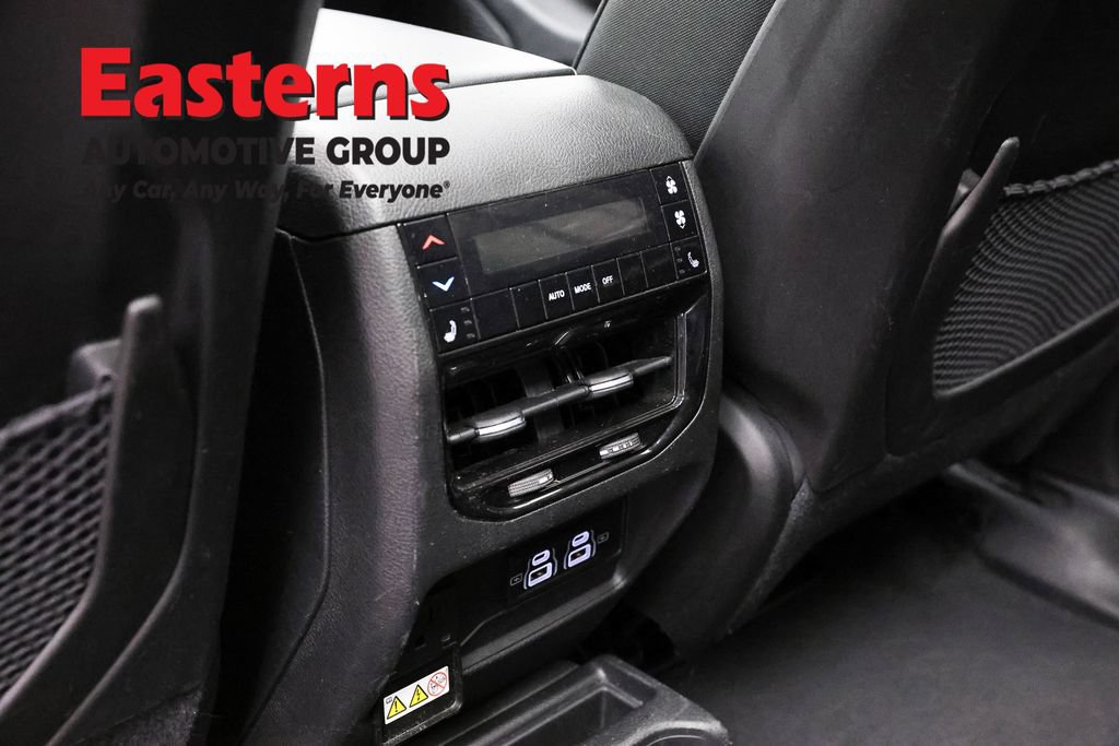 Used 2024 Jeep Grand Cherokee L Limited w/ Luxury Tech Group II AWD/4WD image 24