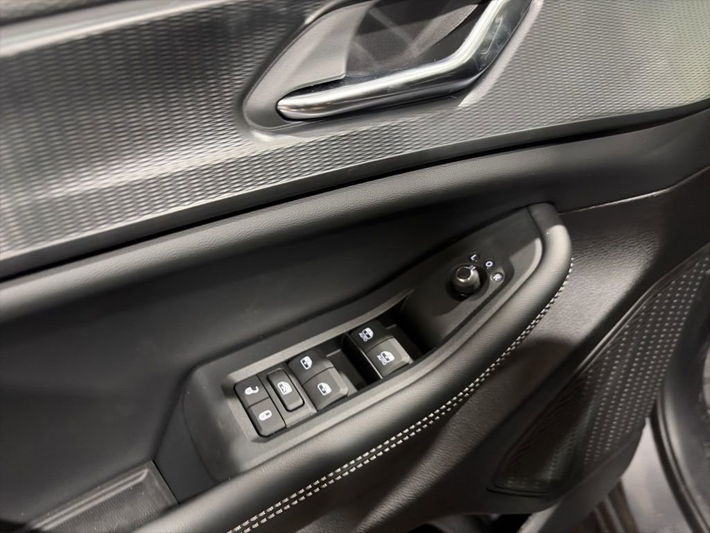 Certified 2024 Jeep Grand Cherokee Altitude image 12