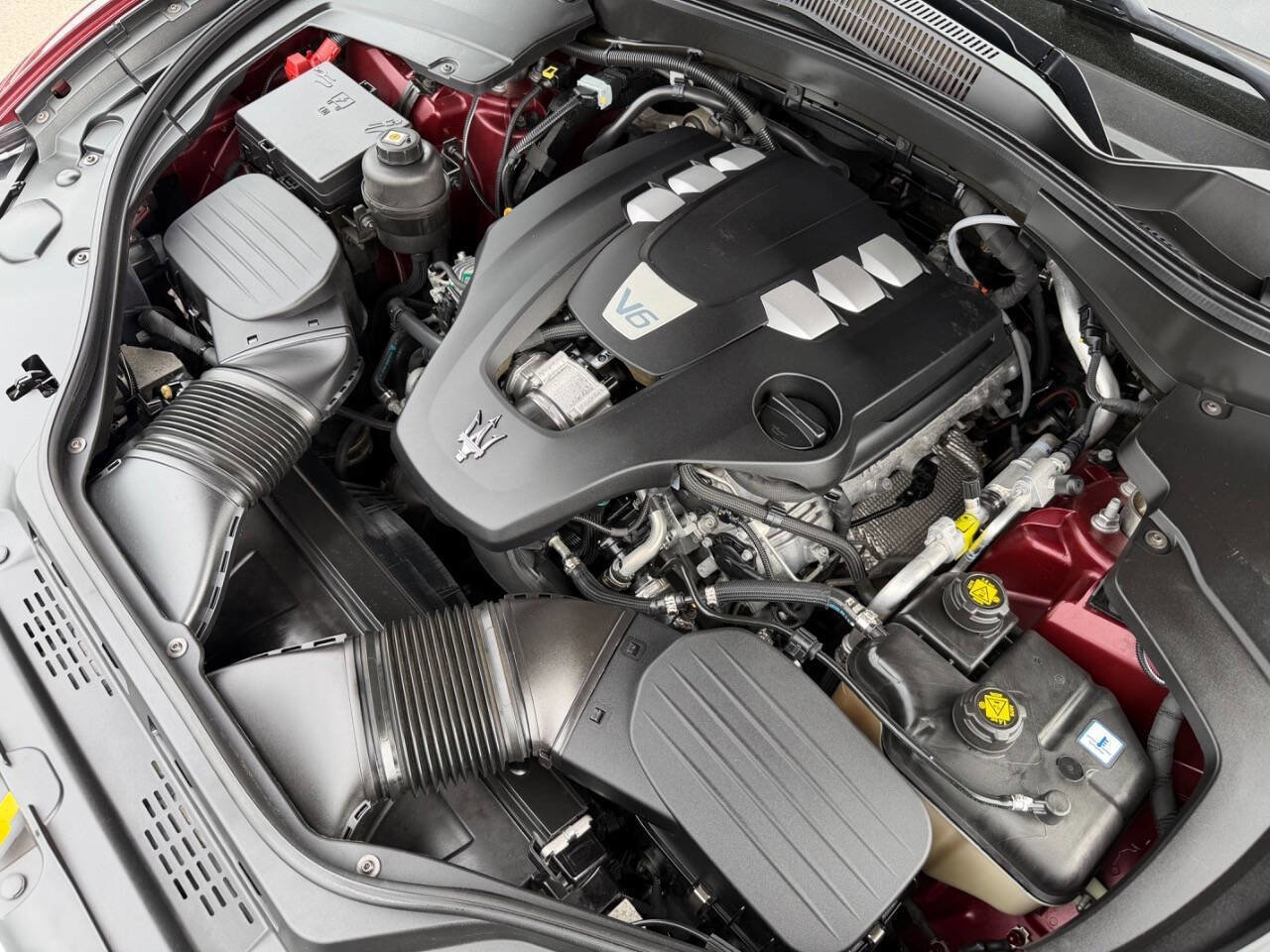 Used 2017 Maserati Levante w/ Sport Package image 19