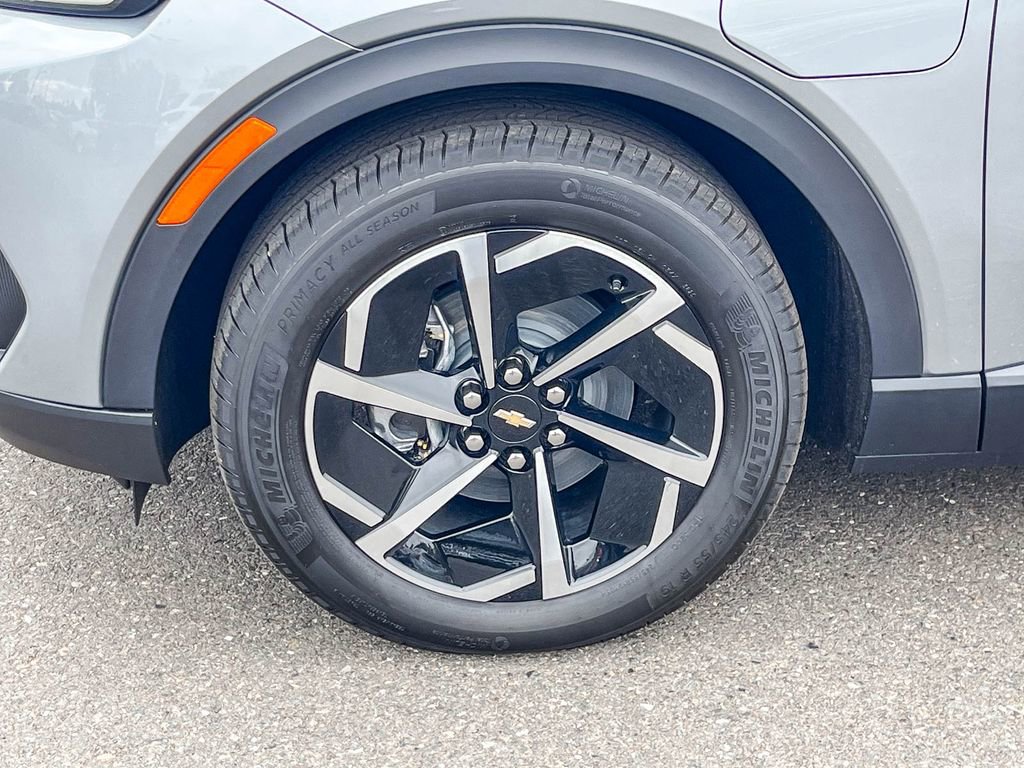 New 2026 Chevrolet Equinox EV LT image 9