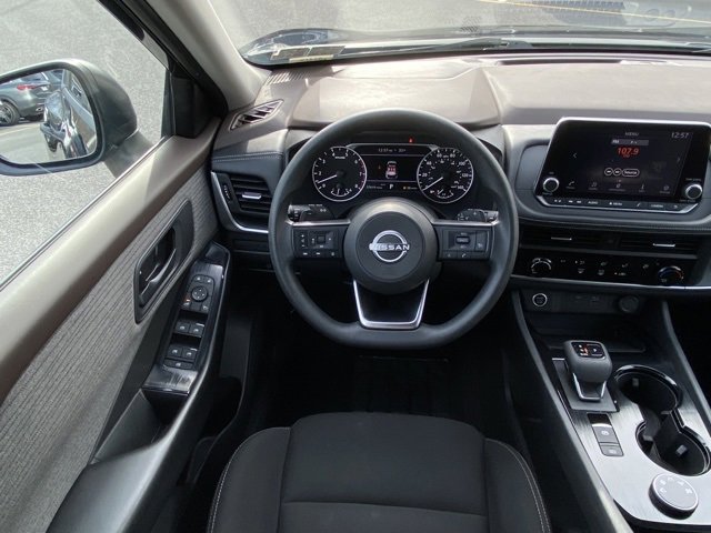 Used 2023 Nissan Rogue S image 27