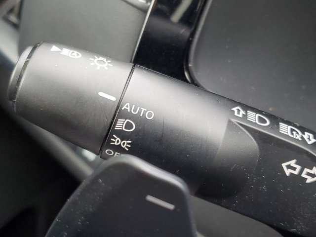 Used 2025 Nissan Pathfinder SL AWD/4WD image 11