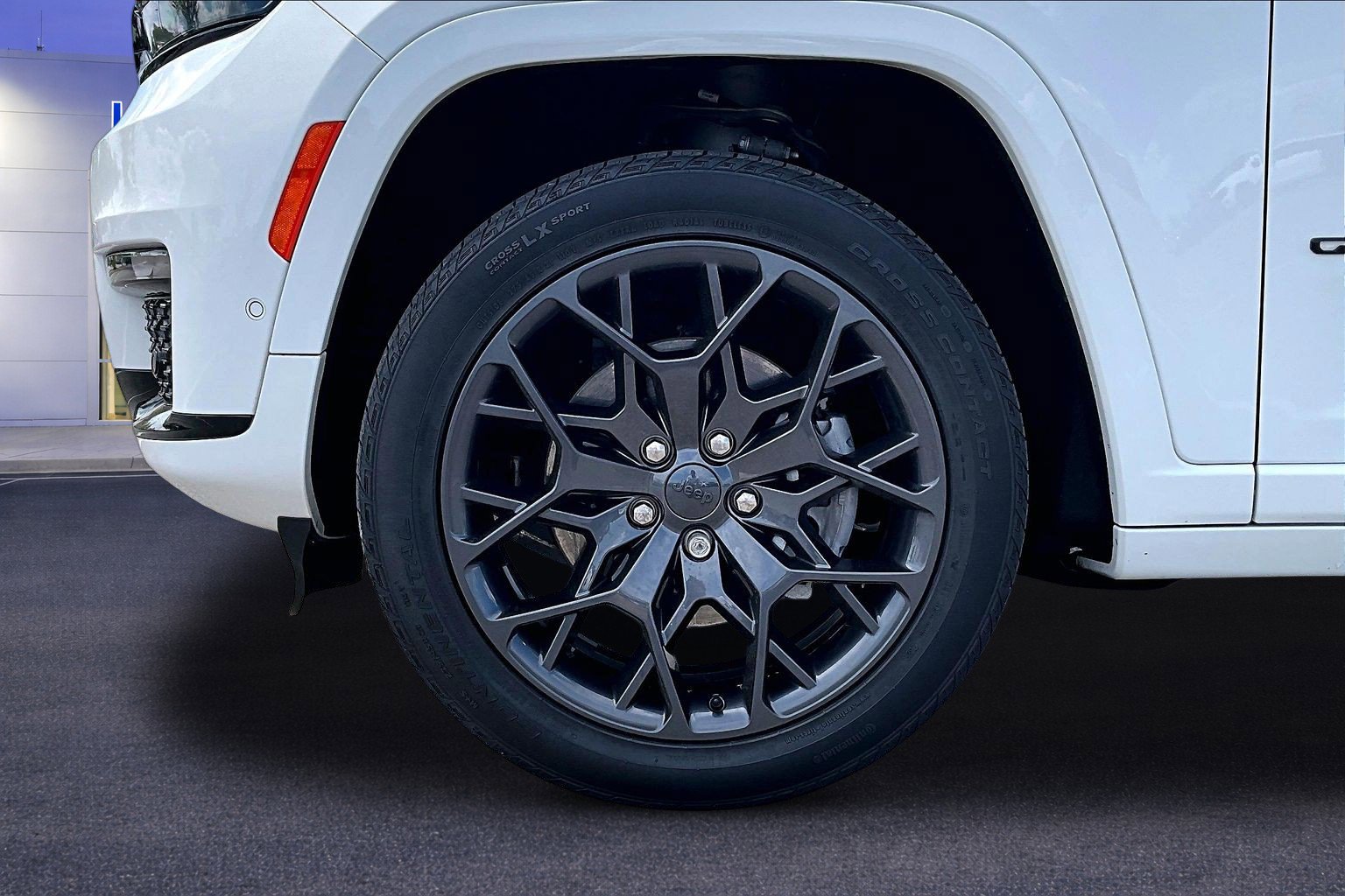 Used 2023 Jeep Grand Cherokee L Summit AWD/4WD image 35