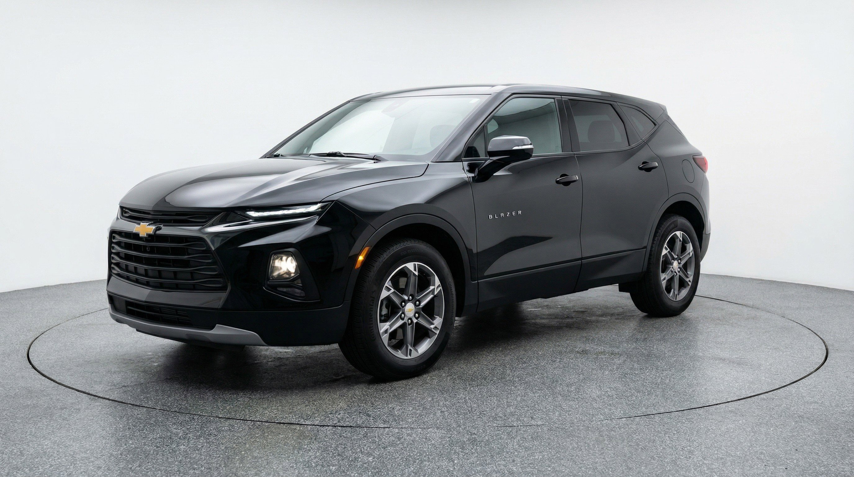 Used 2025 Chevrolet Blazer LT FWD image 3