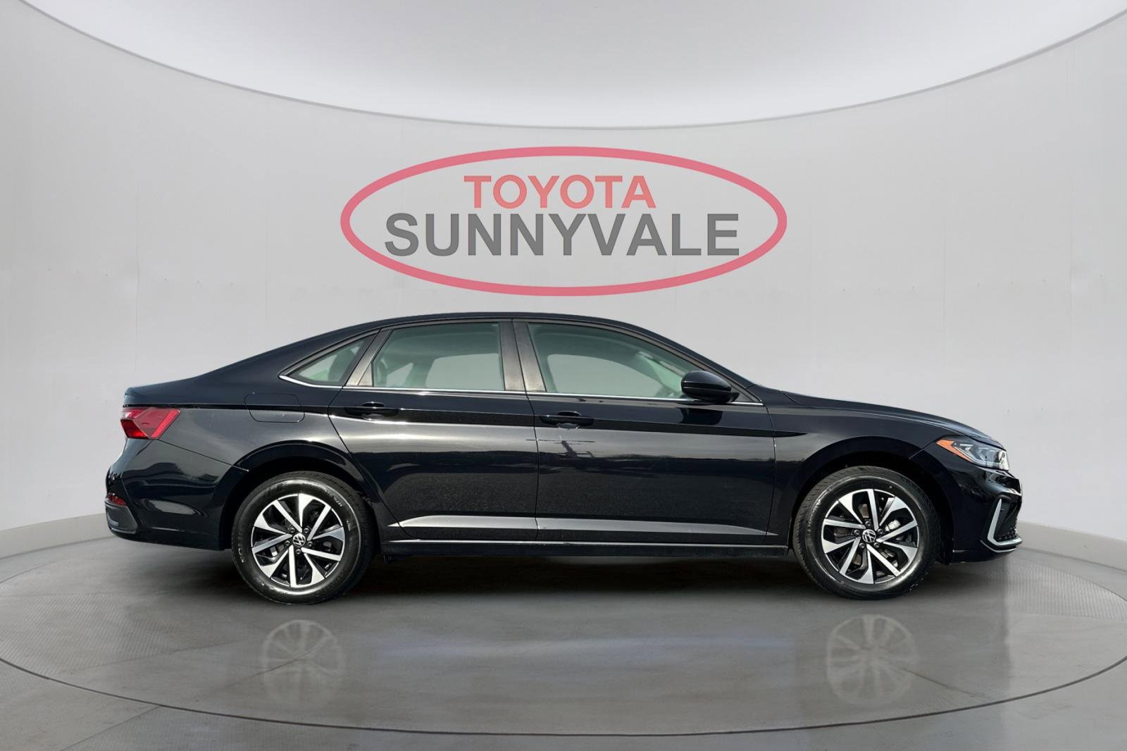 Used 2025 Volkswagen Jetta S image 9