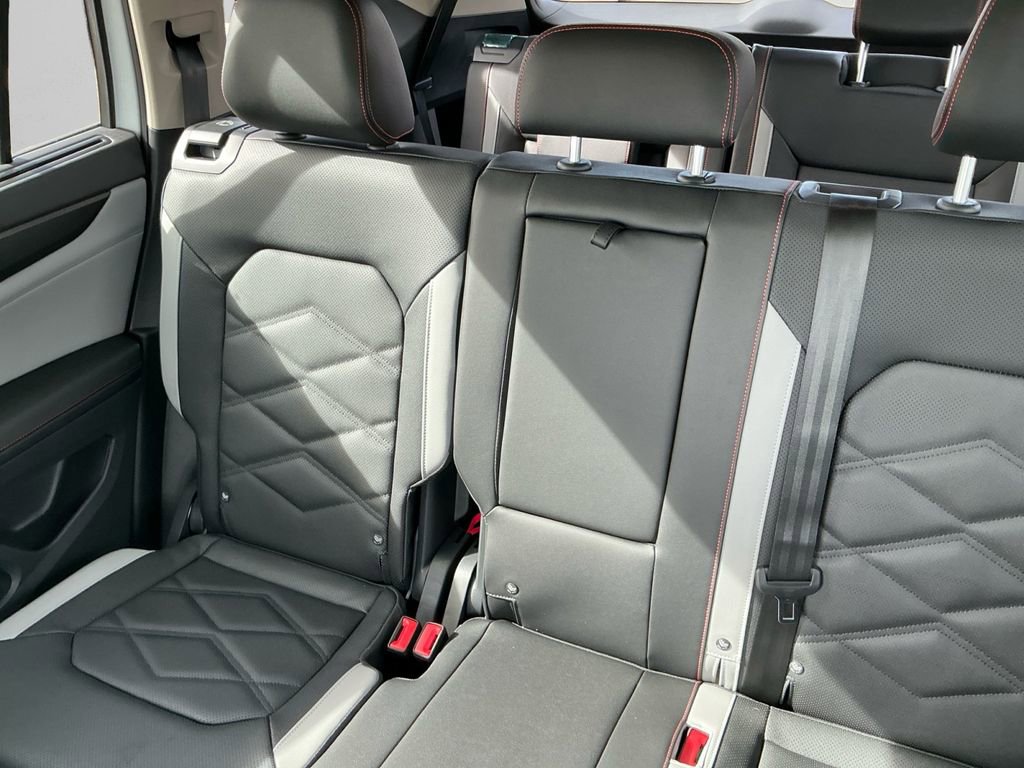 New 2026 Volkswagen Atlas Peak Edition AWD/4WD image 13