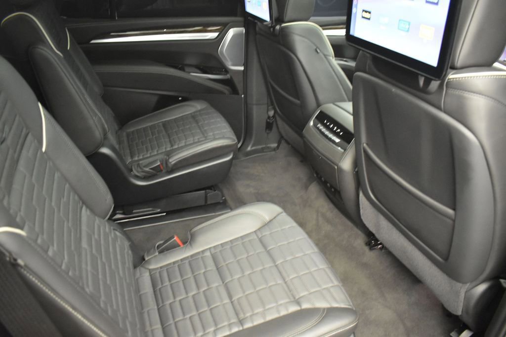 Used 2025 Cadillac Escalade Sport Platinum AWD/4WD image 35