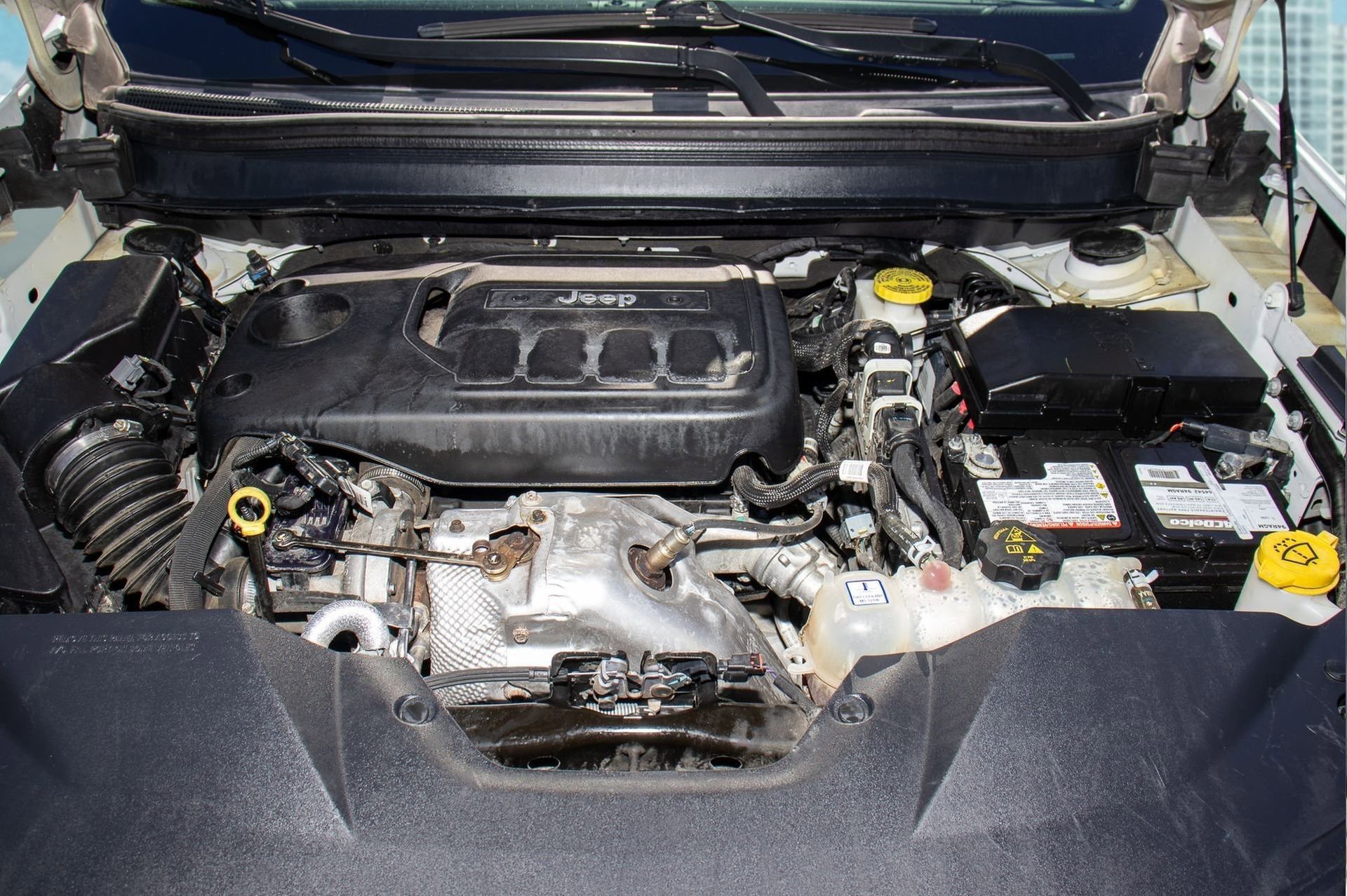 Used 2019 Jeep Cherokee Latitude Plus w/ Comfort/Convenience Group image 36