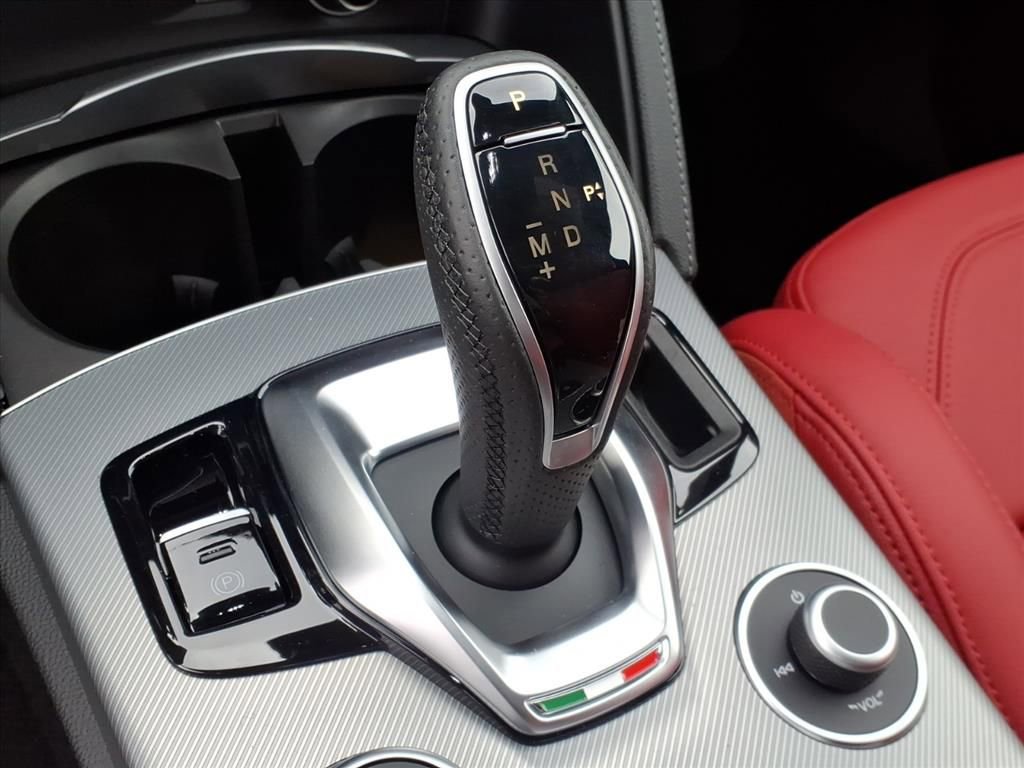 New 2025 Alfa Romeo Stelvio Sprint w/ Convenience Package AWD/4WD image 22