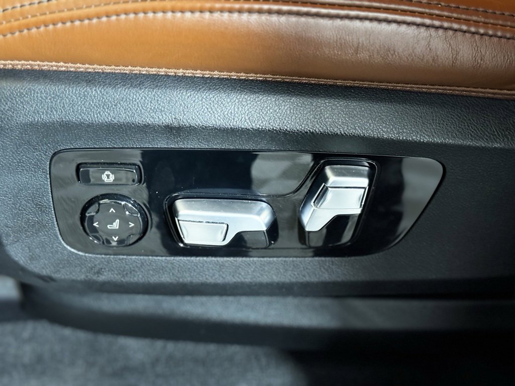 Used 2022 BMW X7 M50i image 14