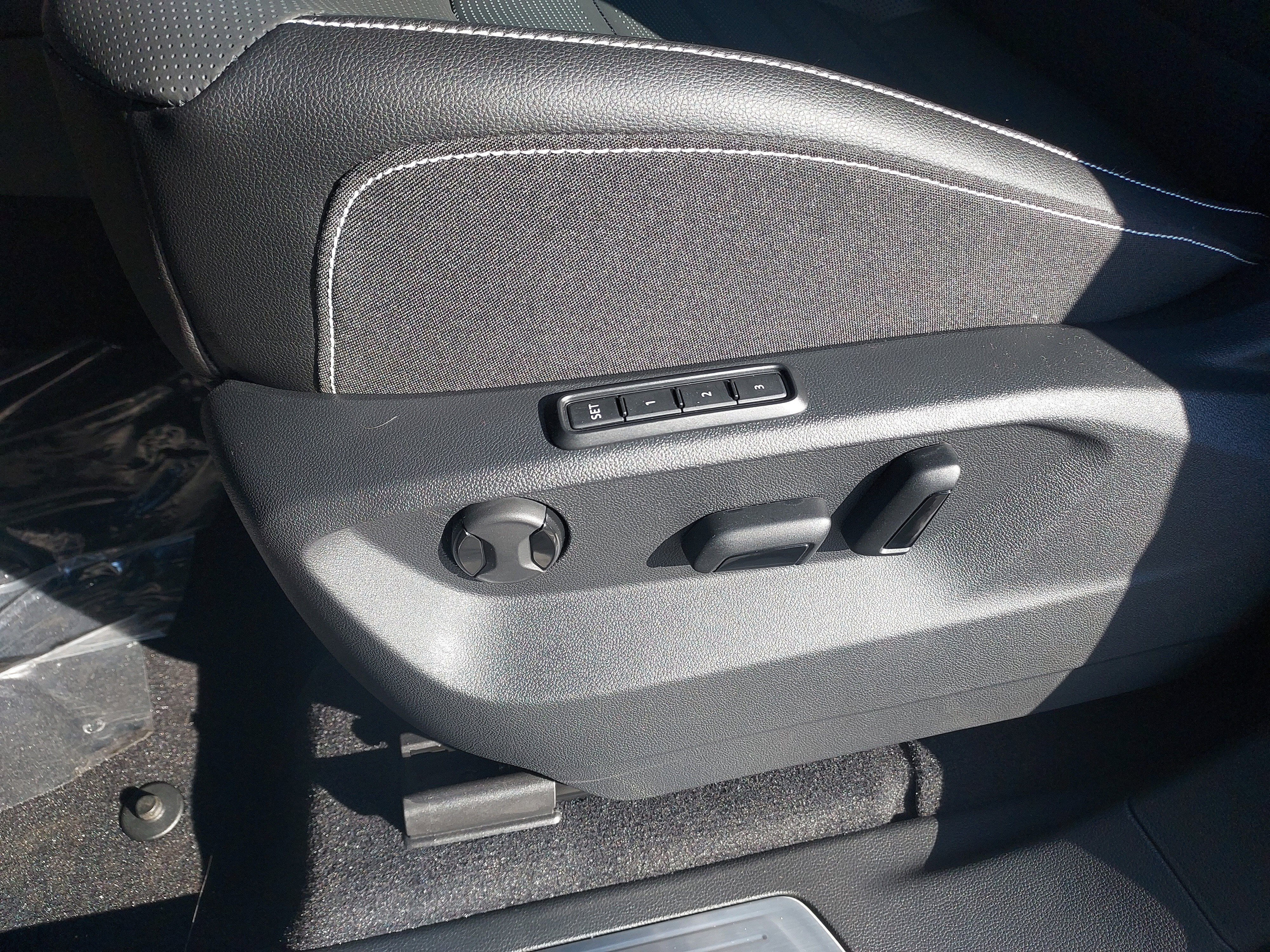 New 2026 Volkswagen Atlas SEL image 15