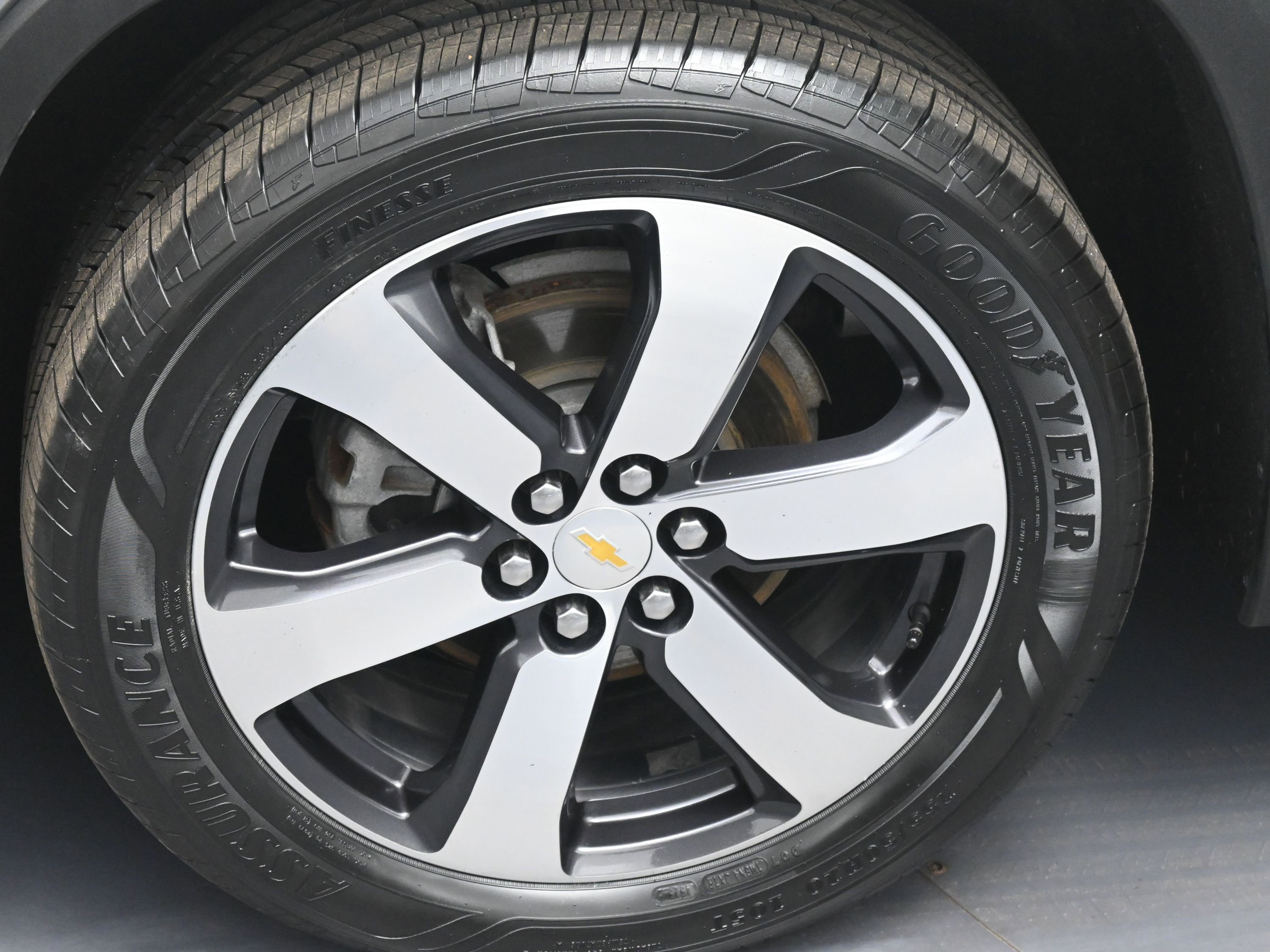 Used 2023 Chevrolet Traverse LT w/ LT Premium Package image 17