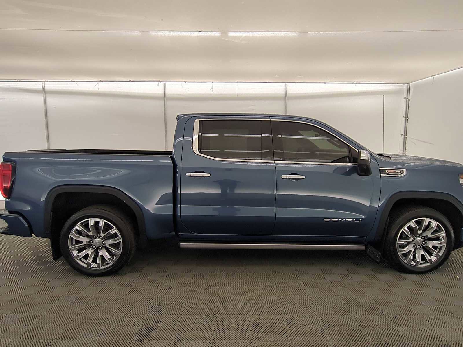 Used 2024 GMC Sierra 1500 Denali image 7