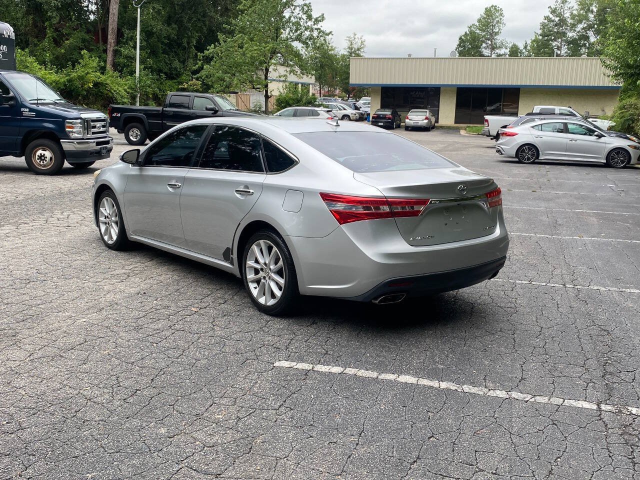 Used 2013 Toyota Avalon Limited FWD image 7